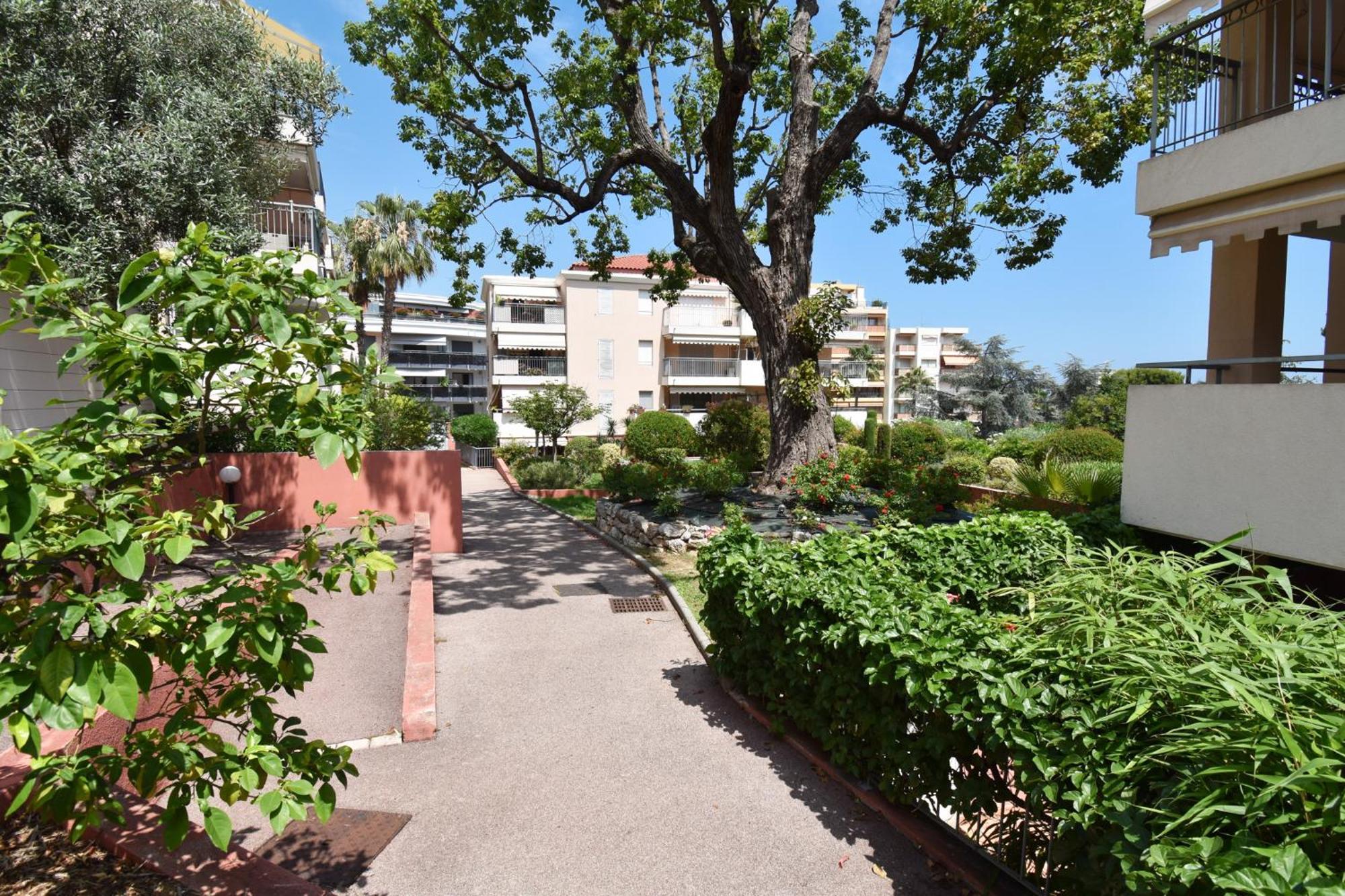 Апартаменты Le Cap Soleil -Standing - Piscine Collective Et Parking Prive Рокебрюн — Кап-Мартен Экстерьер фото
